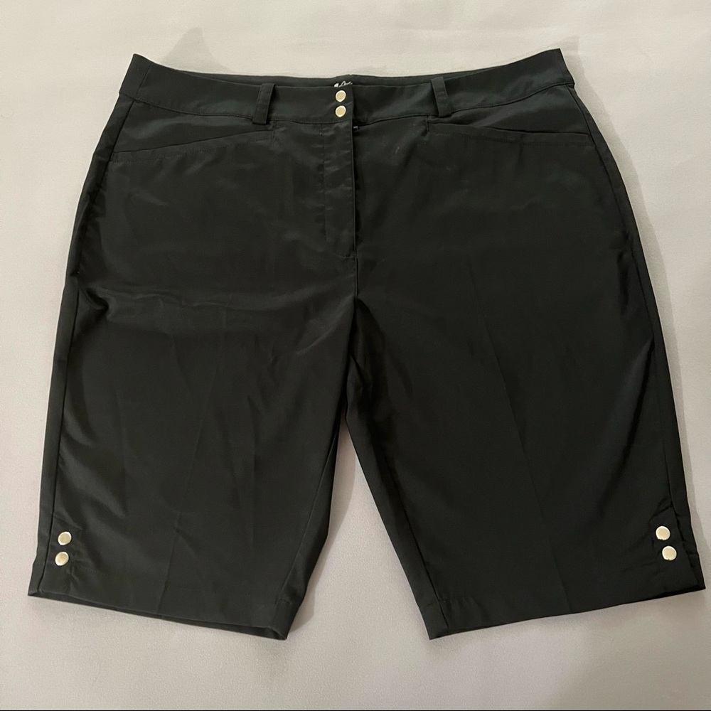 LADY PIN SEEKER BLACK SHORTS